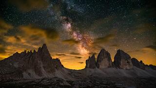 DolomitesSky_EN-US8624061239.jpg